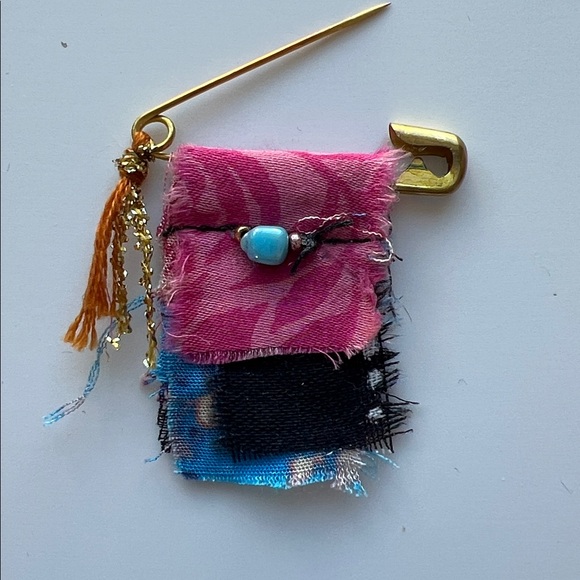 Free People “you are loved” Magic charm pin - Picture 2 of 5